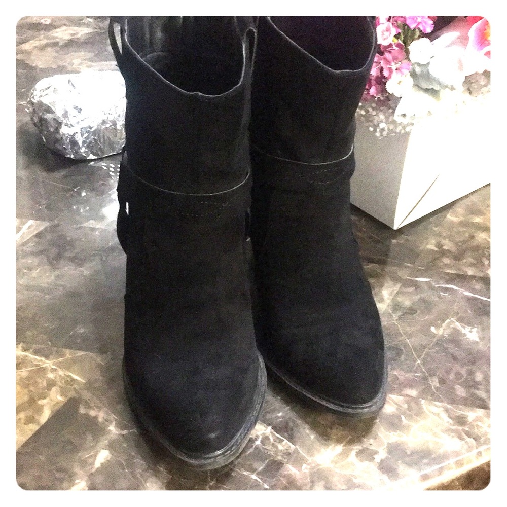 Black ankle cowgirl boots